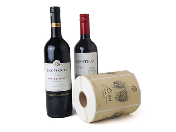 如何在红酒上贴定制标签？